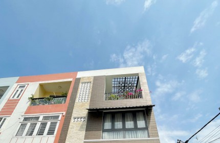 Bán nhà HXH Hiệp Bình Phước, Vạn Phúc City. 68m2 - 3Tầng. Chỉ 5.3tỷ